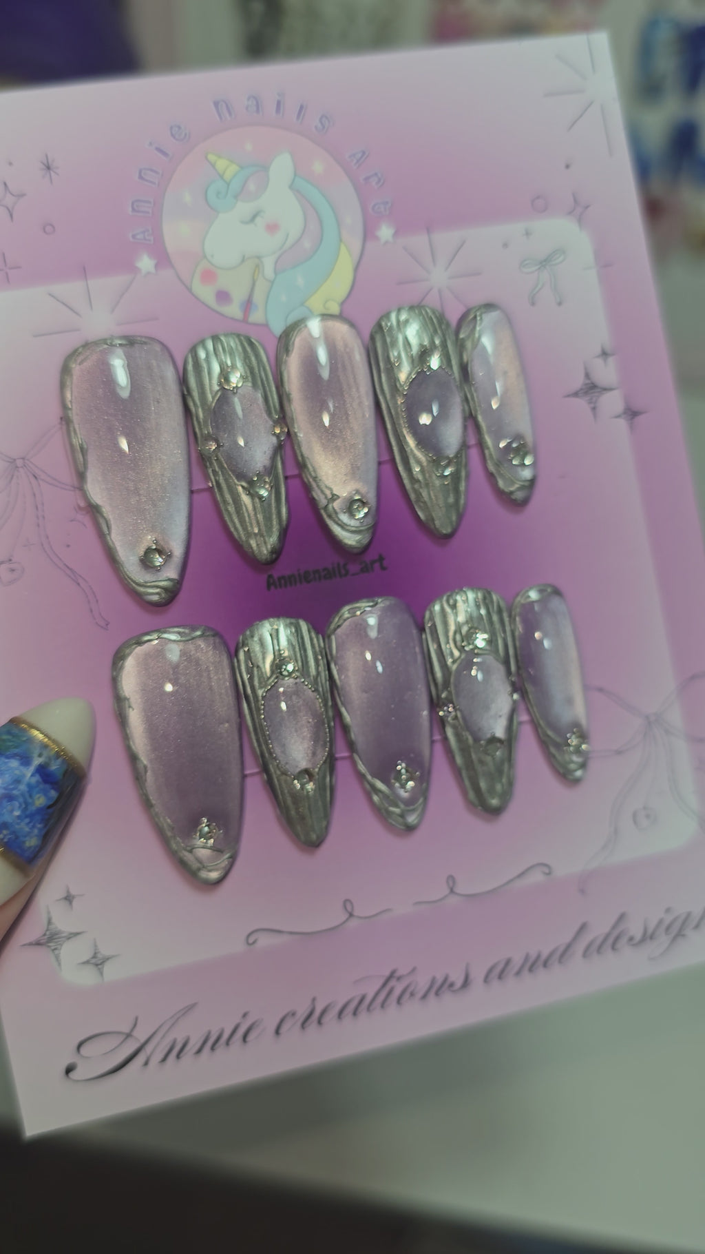 Uñas Moradas esmalte ojo de gato