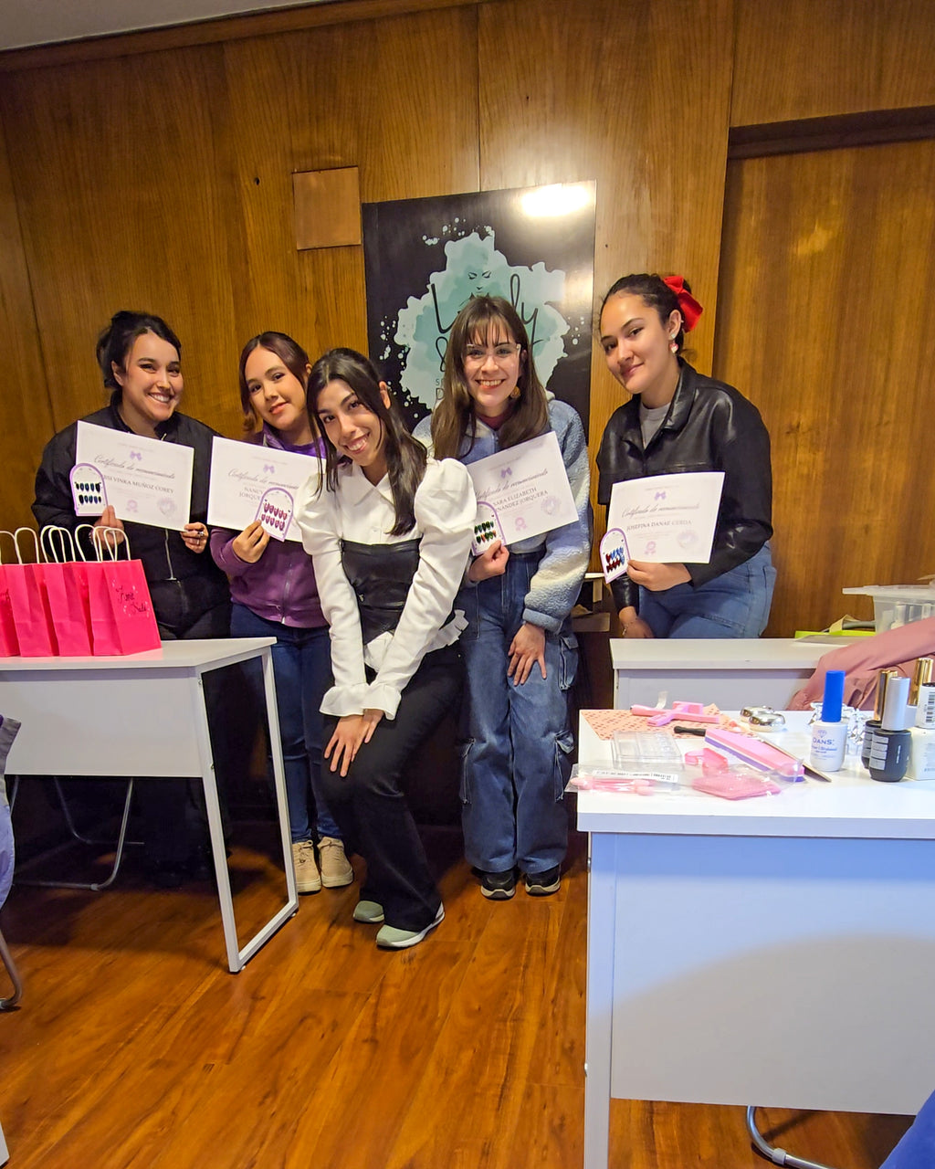 Curso Presencial Press On Nails