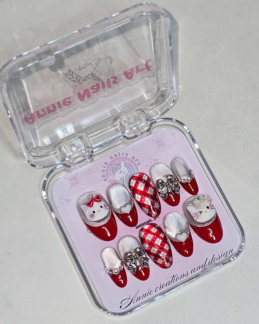 Uñas Hello Kitty Rojas