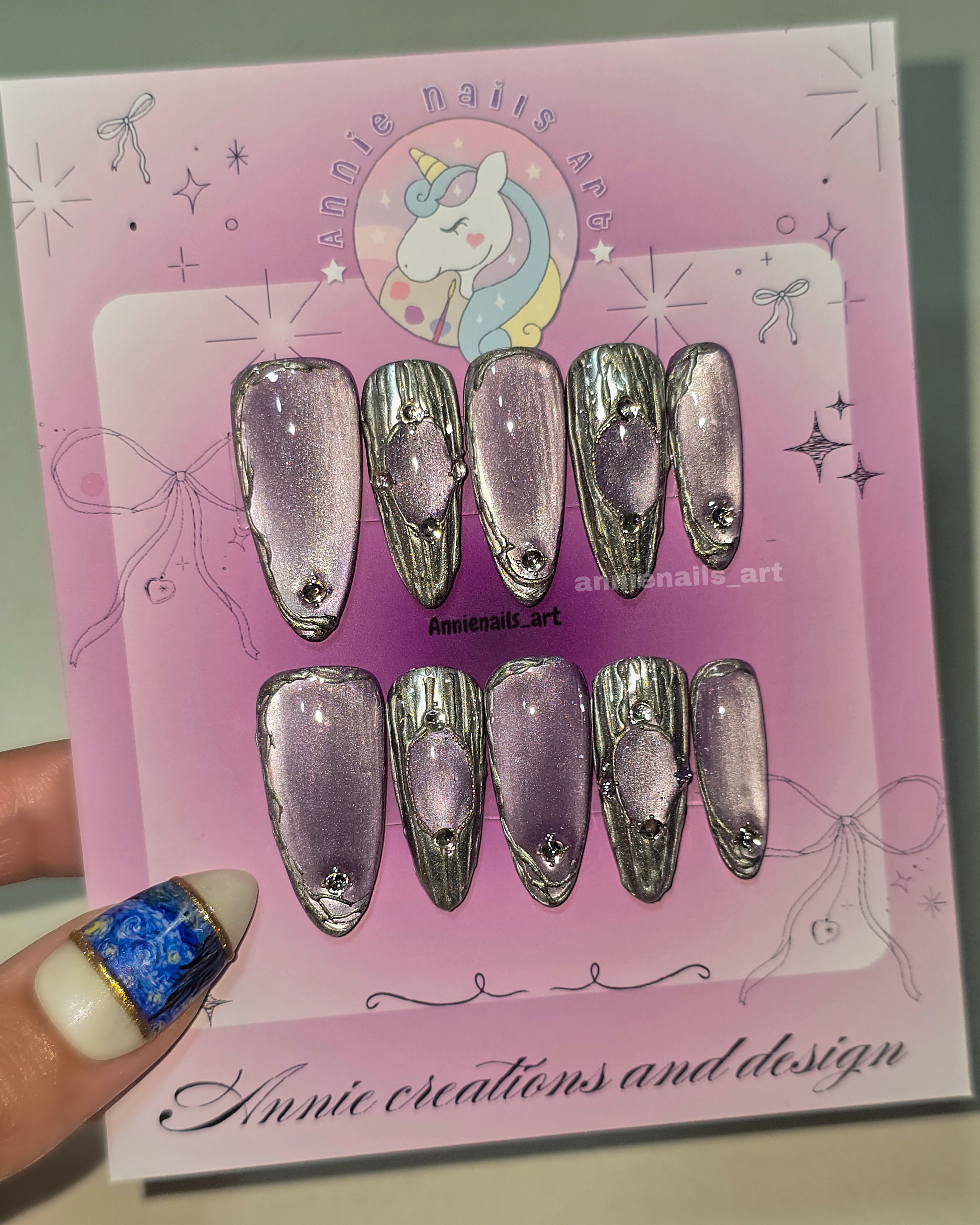 Uñas Moradas esmalte ojo de gato